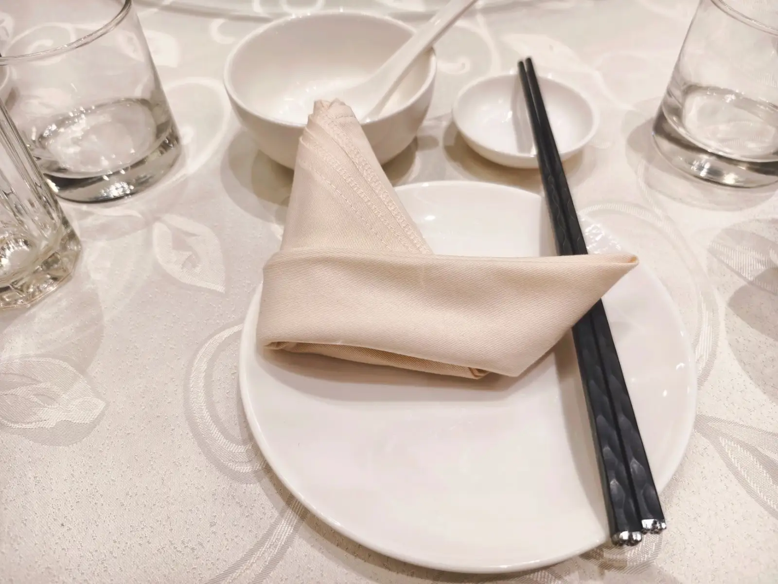 广州家居照明节能改造：吸顶灯与筒灯选型技术要点分析