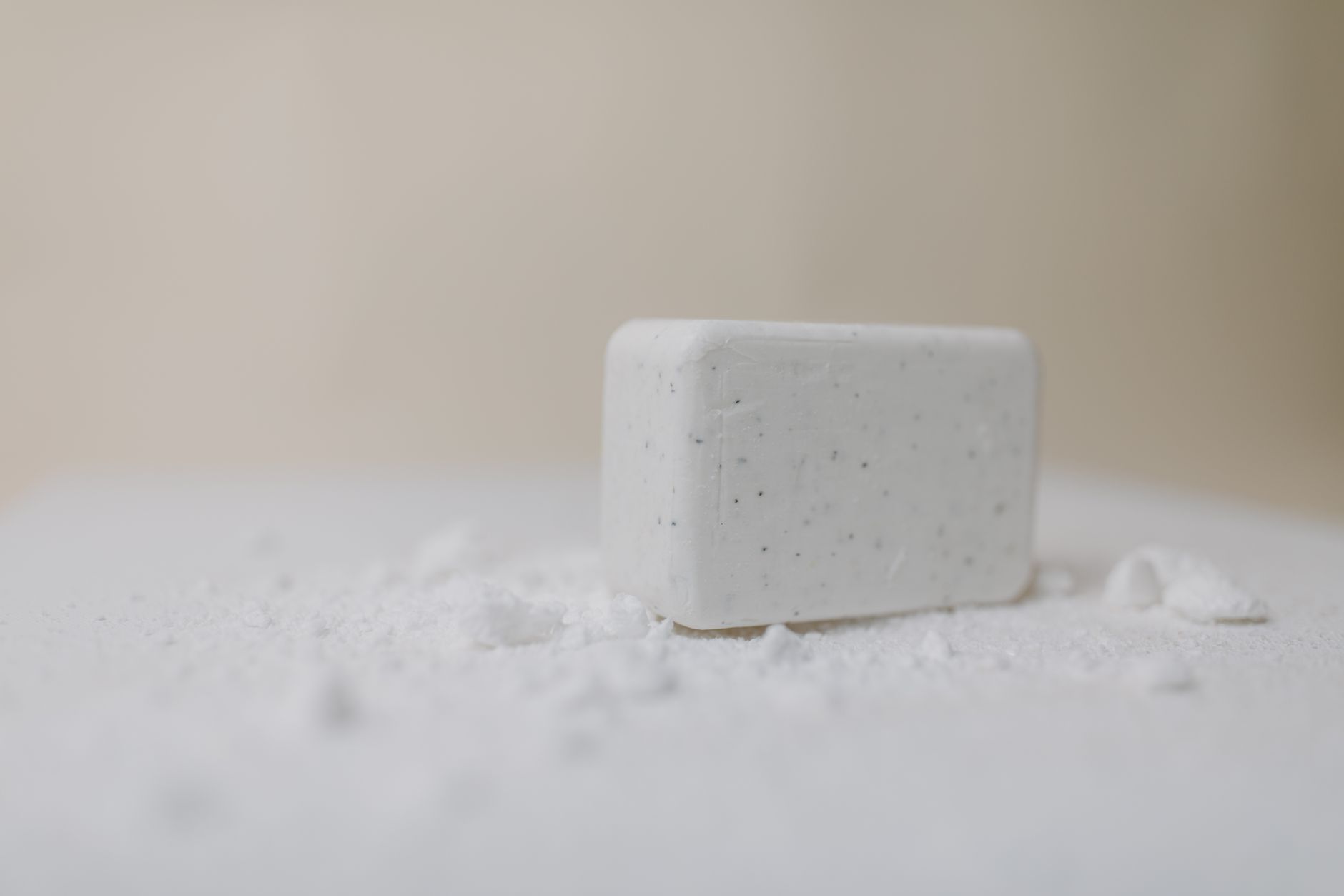 商业空间射灯与灯带搭配设计：照度标准与节能方案解析